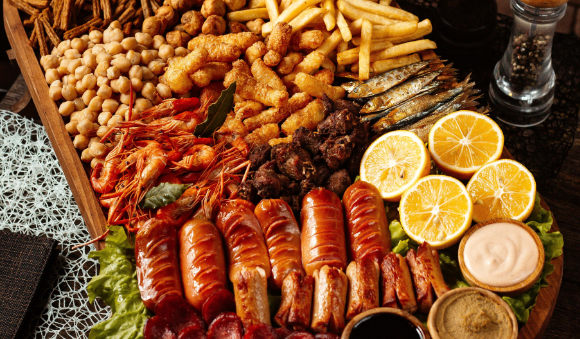 Ideias para uma noite de petiscos com amigos simples e econômica 1 noite de petiscos com amigos