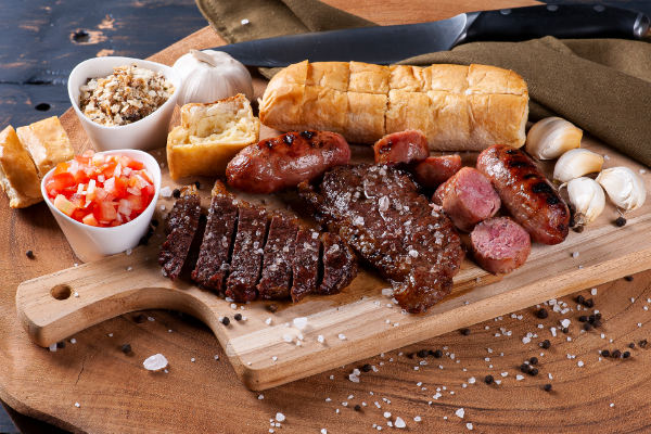 Acompanhamentos para churrasco: opções irresistíveis para a sua mesa 5 Acompanhamentos para churrasco: opções irresistíveis para a sua mesa - Blog do Mercantil Atacado